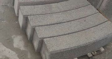 衡阳芝麻白弧形路牙石