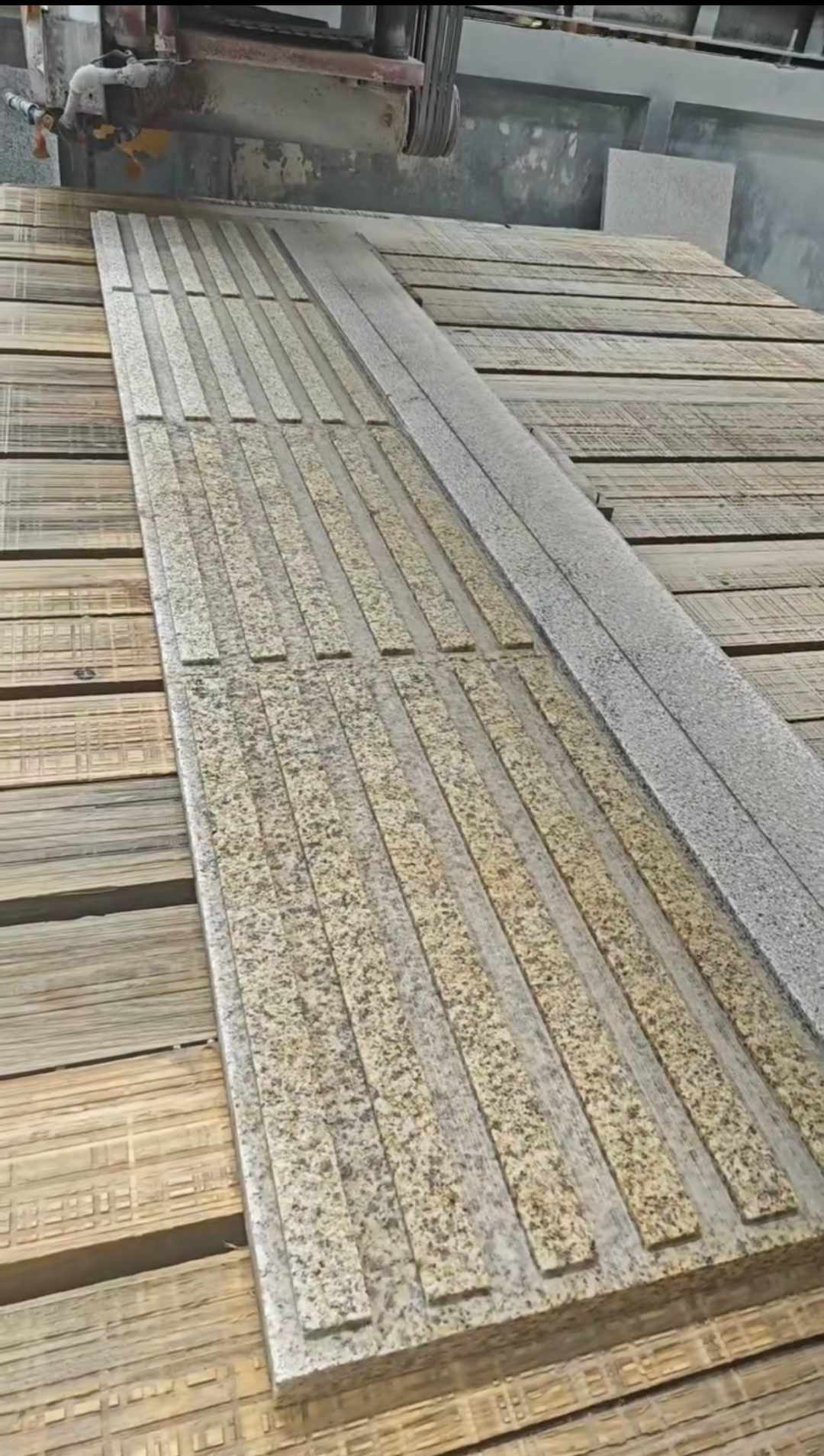 衡阳黄金麻盲道石 盲条