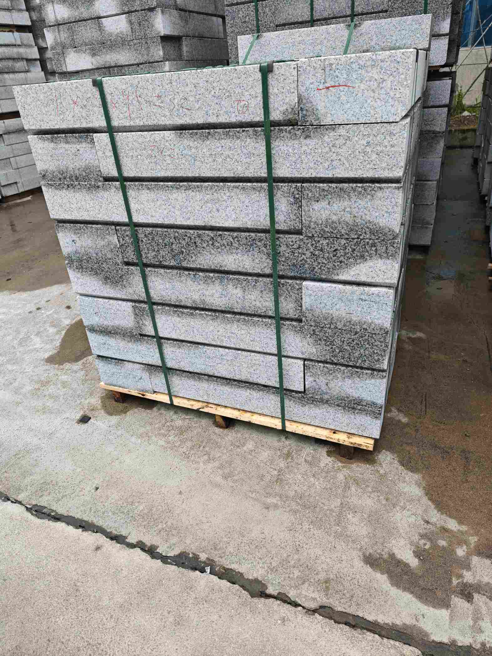 衡阳芙蓉白路牙石，马路牙子